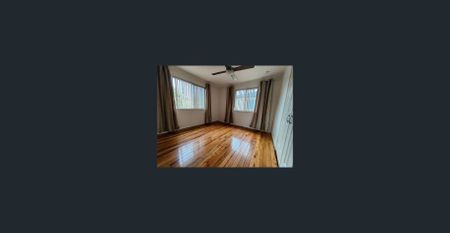 3 bedrooms, 2 bathrooms, double garage + 2 open parks, balcony, Air Con, BBQ, Security, Fully Fenced - Photo 5