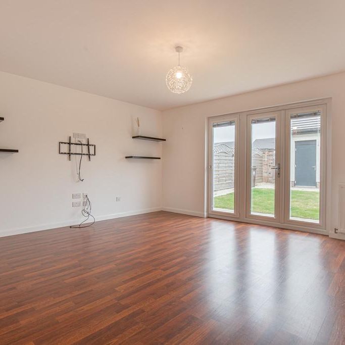 4 bedroom detached house to rent - Photo 1