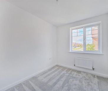 3 bedroom detached house to rent - Photo 2