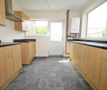 3 bedroom terraced house to rent - Photo 5