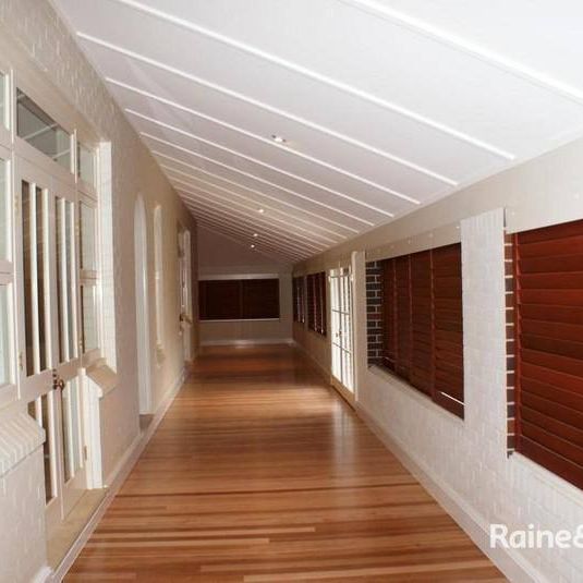Grand Country Home - Photo 1