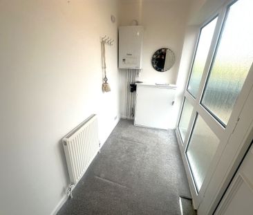 3 bedroom semi-detached bungalow To Let in Preston - Photo 6