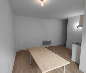 Location Appartement 1 pièce 22m² - Photo 2