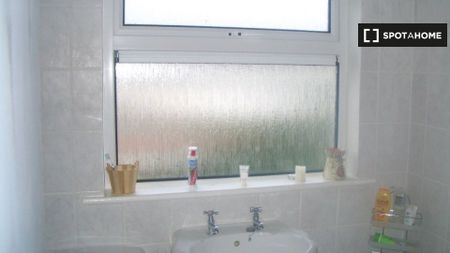 3-bedroom house for rent in Collinstown, Dublin - Photo 2