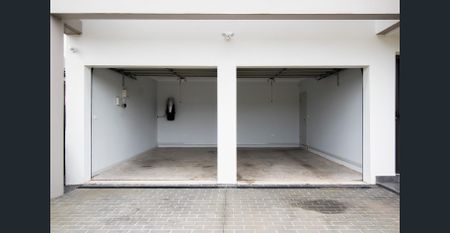 No Expense Spared On This 5 Bedroom Home - Photo 2