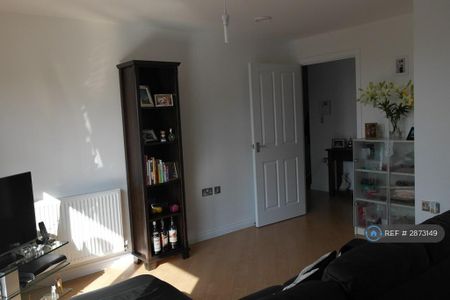 1 bedroom flat to rent - Photo 3