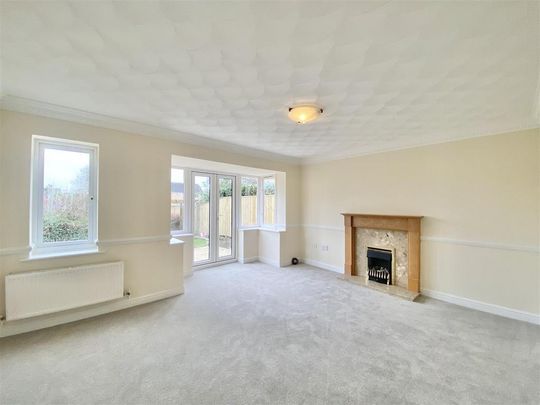 4 bedroom detached house to rent - Photo 1