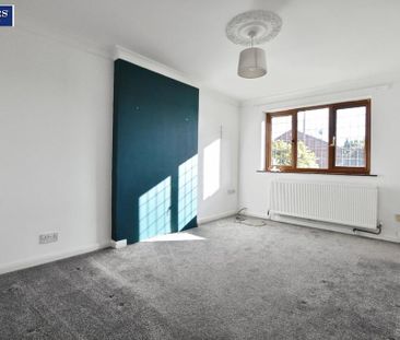 2 bedroom end of terrace house to rent - Photo 2