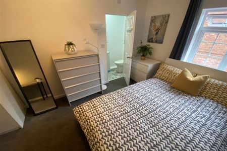 6 bedroom apartment to rent - Photo 3