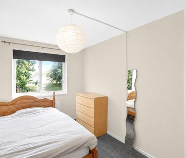3 bedroom flat to rent - Photo 4