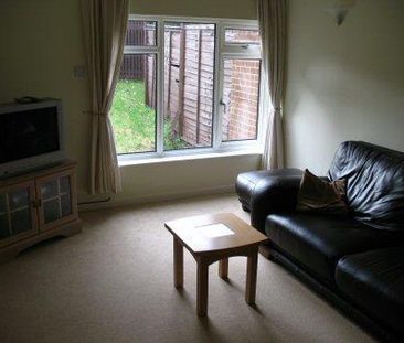 3 bedroom semi-detached house to rent - Photo 6