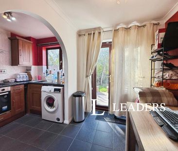 2 bedroom semi-detached house to rent - Photo 3