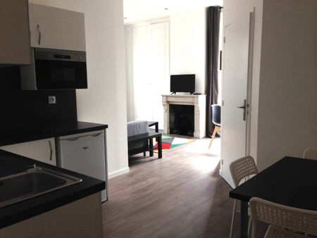 Location Appartement 2 pièces 41m² LYON 3ème - Photo 4