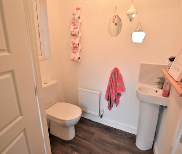 4 bedroom detached house to rent - Photo 5