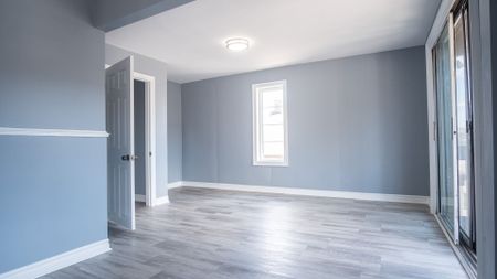 For Lease - 36 Welland Street Unit# Main Floor, Welland, Ontario - Photo 2
