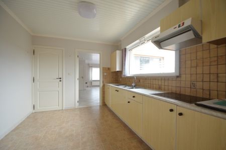 Te huur: Ruime woning met tuin en dubbele garage - Photo 5