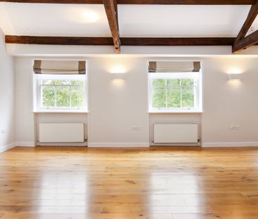 2 bedroom, 2 bathroom penthouse on a prestigious garden square in M... - Photo 1