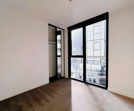 503/33 Mackenzie St, Melbourne - Photo 3