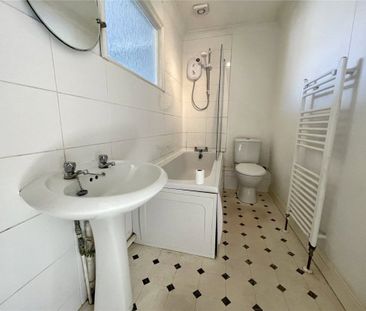 Sycamore Close, Poole, Dorset, BH17 - Photo 2
