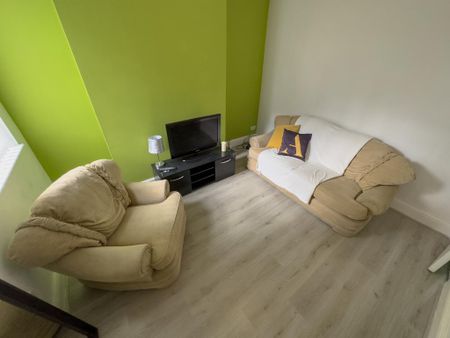 4 bedroom terraced house to rent - Photo 2