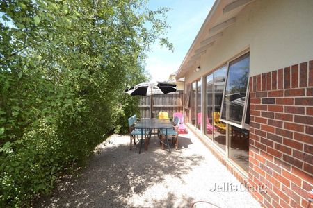 3/147 Bradshaw Street, Essendon - Photo 2