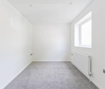 4 bedroom detached house to rent - Photo 6