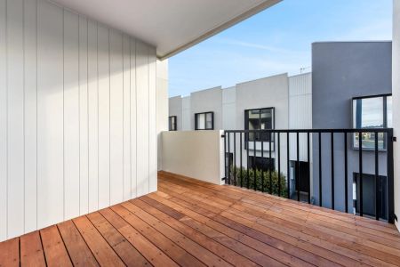 EXPERIENCE ELEVATED LIVING IN BROMPTON ESTATE! - Photo 3