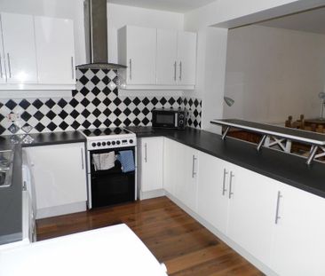 3 bedroom terraced house to rent - Photo 5