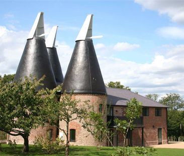 A beautifully presented Oast house set in an exceptional rural High... - Photo 5