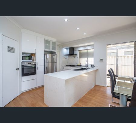 61 Grand Parade, Redcliffe, WA 6104 - Photo 4