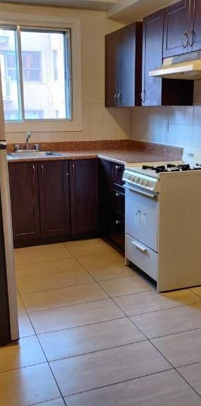 3 ½ SPACIEUX & BIEN ENTRETENU - Photo 1