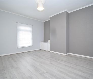High Street, Normanton - Photo 2