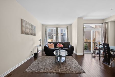 For Lease - 111 Eric Maloney Way, Blossom Park - Airport and Area, Ontario - Photo 2