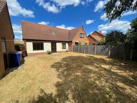 Holly Walk, Beck Row, IP28 - Photo 2