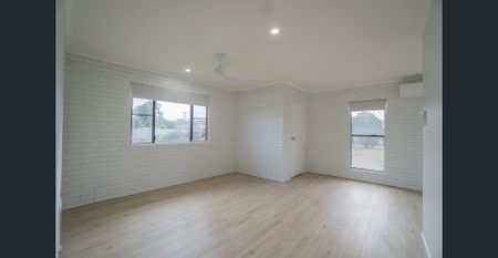 Renovated home on 5200m2 - Photo 5