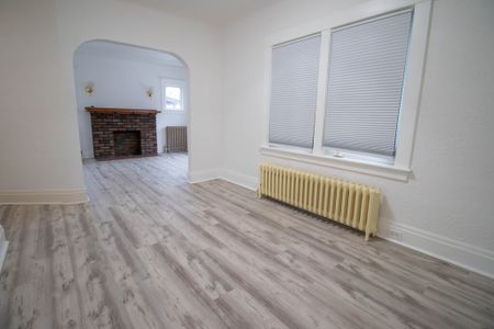 **SPACIOUS 3 BEDROOM MAIN UNIT IN ST. CATHARINES** - Photo 5