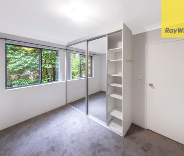 Peaceful & Private Two-Bedroom Unit in a Leafy Setting - Photo 4