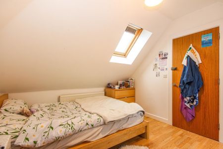 5 bed Semi-Detached House for Rent - Photo 5