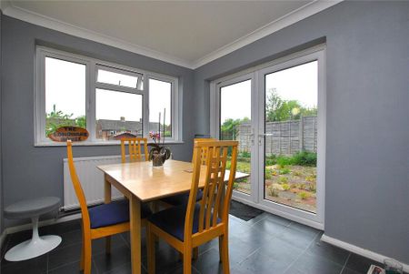 4 bedroom semi-detached house to rent - Photo 5