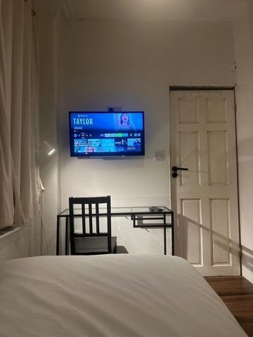 Room in a Shared House, Harold Avenue, LS6 - Photo 2