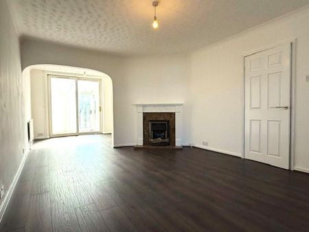 4 bedroom semi-detached house to rent - Photo 3