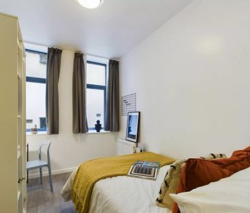 4 Bedroom House - Photo 6