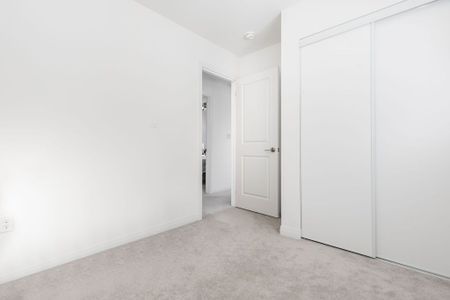 For Lease - 20 Andean Lane, Barrie, Ontario - Photo 2