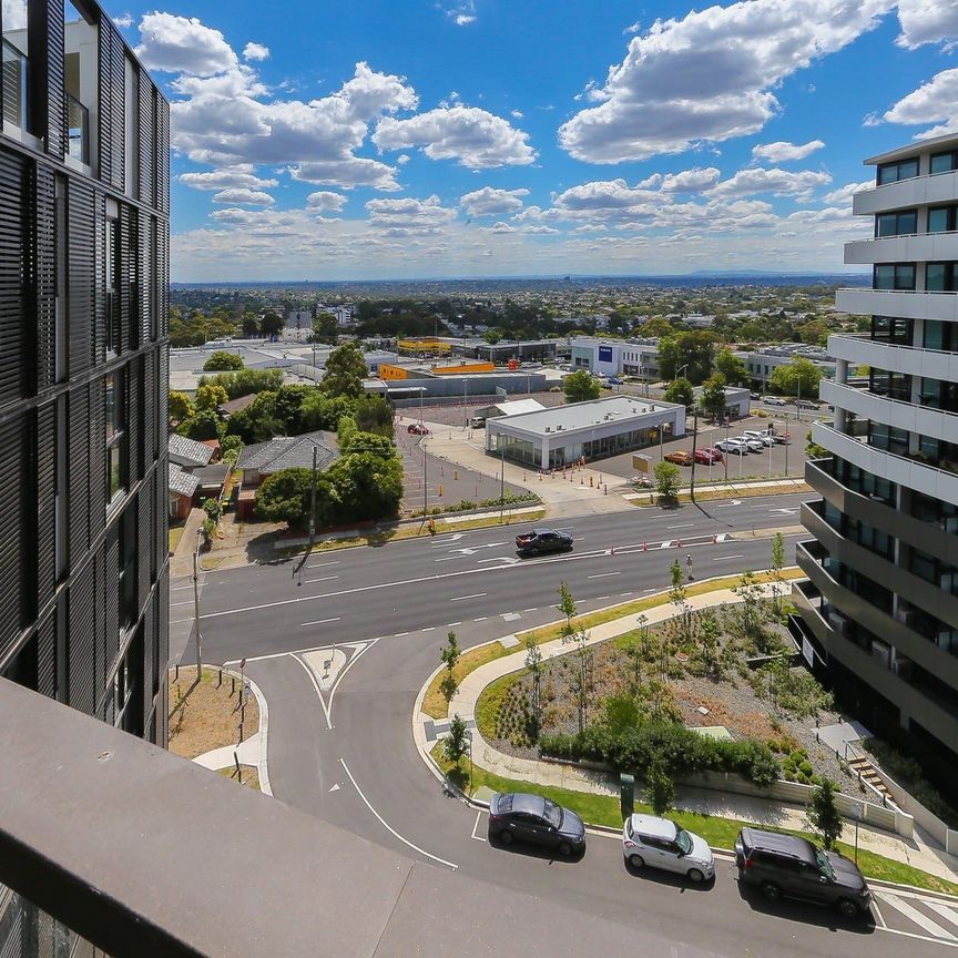 LUXURIOUS TWO BEDROOM APARTMENT IN DONCASTER - PARTLY FURNISHED - Photo 1