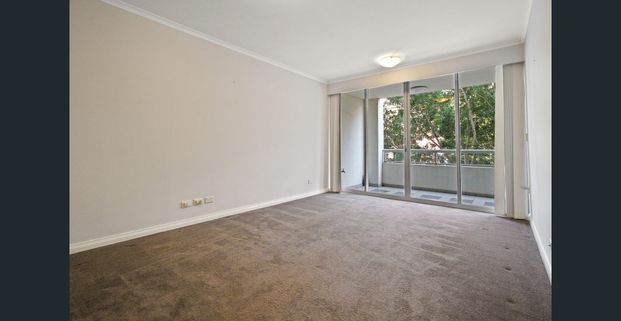 Modern Two Bedroom Oasis in One Darling Harbour - Photo 1