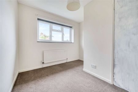 Four bedroom end of terrace house with front and rear gardens. *Please note - Maximum Term : 12 months with rolling break clause from 6 months* - Photo 2