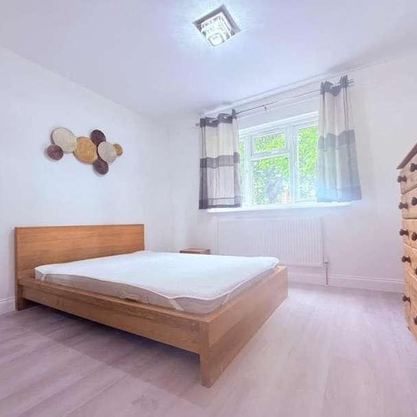 Muirfield Close, Reading, RG1 - Photo 1