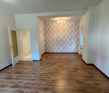 Geräumige 2-Zimmer-Wohnung in Mülheim an der Ruhr. Für Selbstrenovi... - Photo 4
