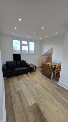 3 bedroom flat to rent - Photo 1