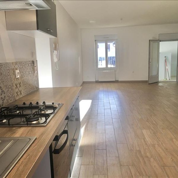4 pièces - 87,23 m² - 1er étage - Colocation non autorisée - Photo 1